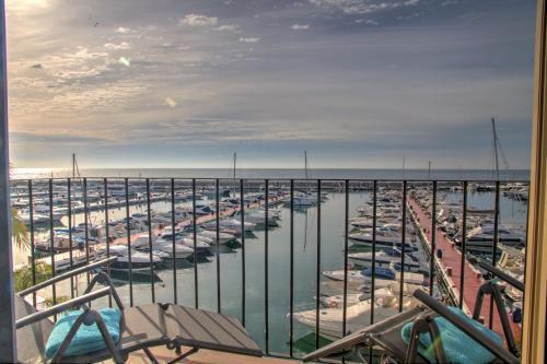 Puerto Banus First Line With Sea And Marina Views Appartement Marbellac