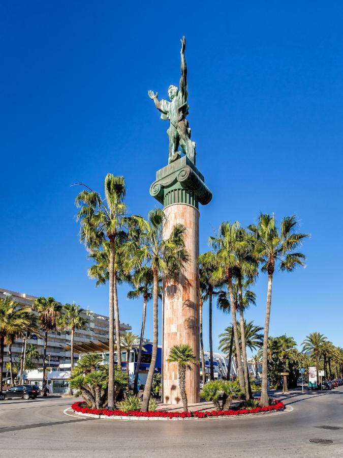 Puerto Banus First Line With Sea And Marina Views *